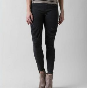 Beulah Black Moto Leggings Size Medium